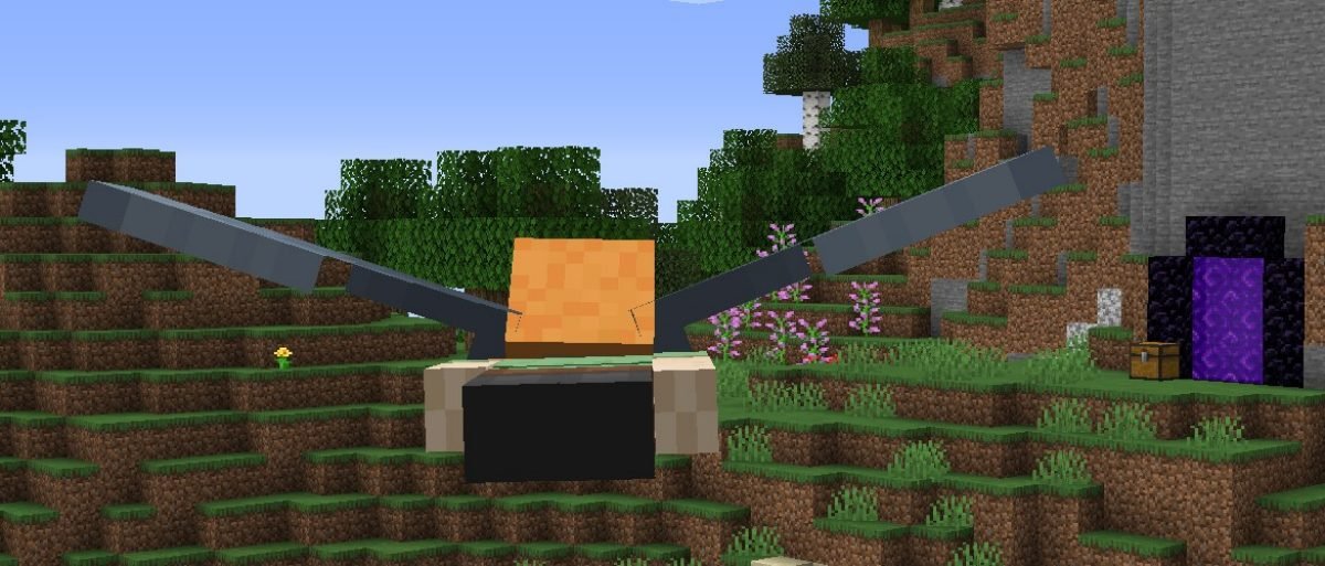 Jogador de Minecraft com a Elytra aberta como asas num campo gramado ao lado de um portal do Nether