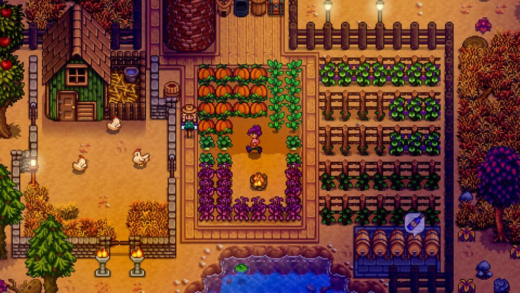Fazenda de Stardew Valley no outono com abóboras, plantações cercadas, galinhas e barris perto de um lago